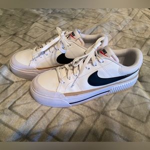 Nike Women's Court Legacy Lift Platform Sneaker Size 8